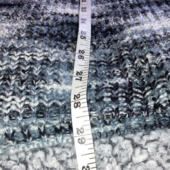 HAILEY & CO. L Black/ White Color-block Bell Sleeve Sweater - Picture 9 of 11